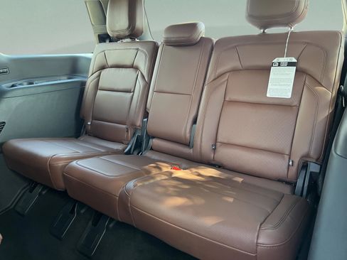 New 2025 Lincoln Navigator Reserve image 23