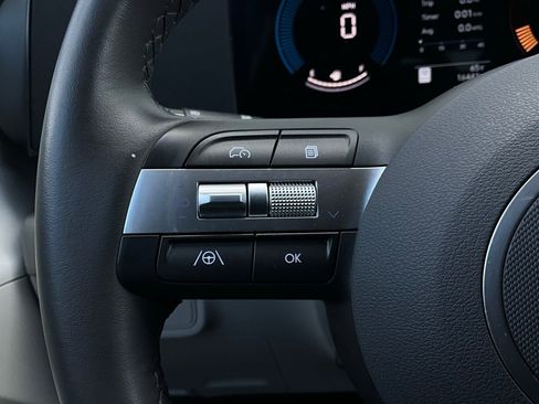 Used 2025 Hyundai Kona SEL image 35