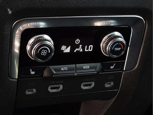 Used 2023 GMC Yukon XL Denali Ultimate w/ LPO, Floor Liner Package AWD/4WD image 11