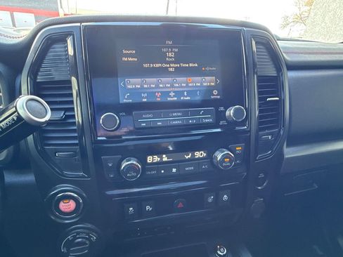Used 2021 Nissan Titan PRO-4X w/ Pro-4x Convenience Package image 18