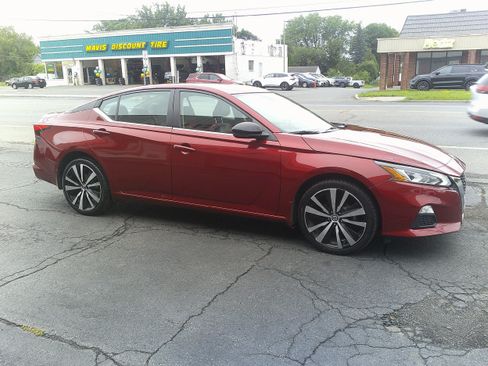 Used 2021 Nissan Altima 2.5 SR w/ SR Premium Package AWD/4WD image 7