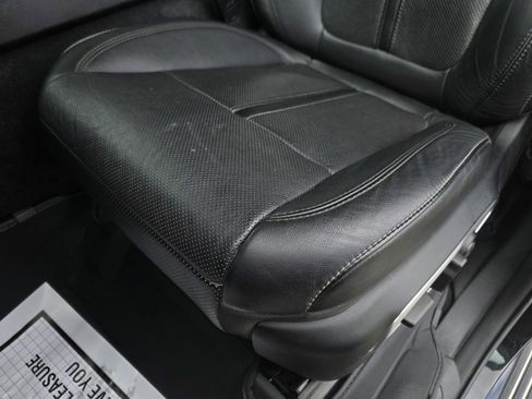 Used 2023 Jeep Wagoneer L Series III w/ Premium Group I image 24