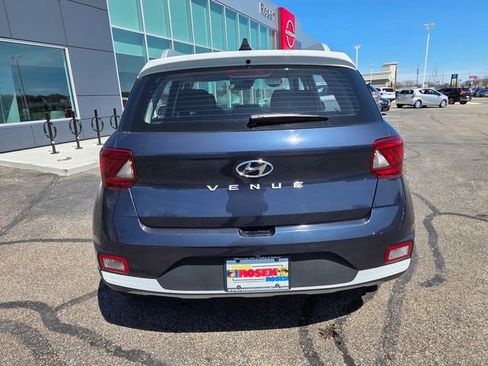 Used 2020 Hyundai Venue FWD image 28
