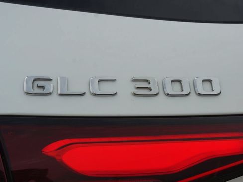 Used 2025 Mercedes-Benz GLC 300 image 18