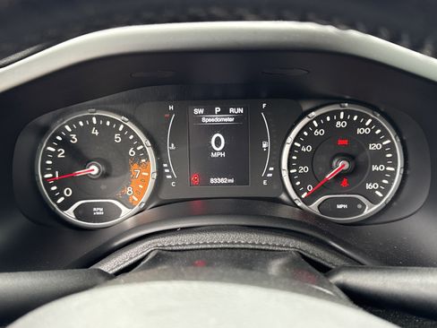 Used 2018 Jeep Renegade Altitude image 21