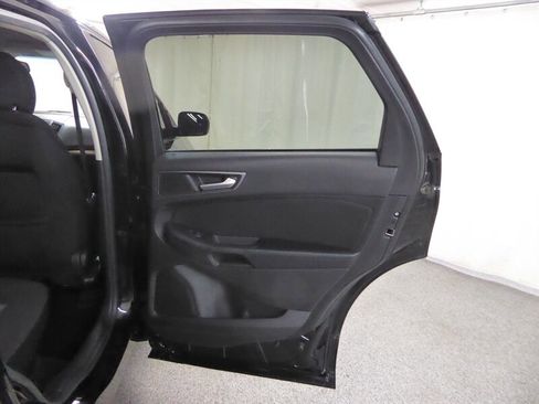 Used 2017 Ford Edge SE image 29