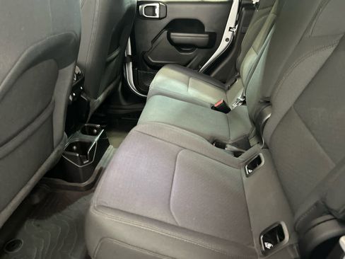 Used 2023 Jeep Gladiator Sport AWD/4WD image 5
