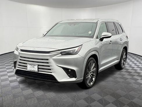 Used 2024 Lexus TX 350 AWD image 3