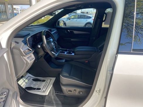 Used 2025 Buick Enclave Sport Touring image 13