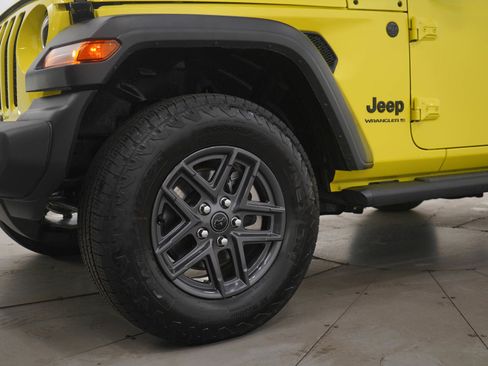 Used 2024 Jeep Wrangler Sport S image 29