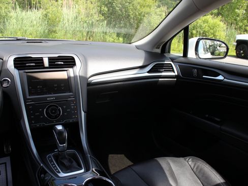 Used 2014 Ford Fusion Titanium FWD image 21