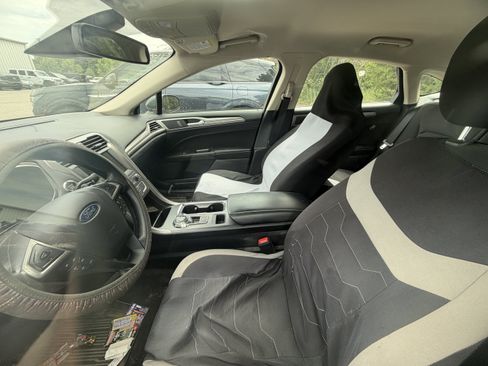 Used 2020 Ford Fusion SE AWD/4WD image 15