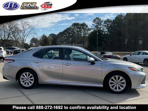 Used 2019 Toyota Camry LE image 8