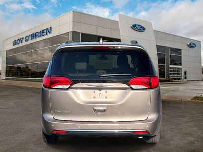 Used 2017 Chrysler Pacifica Touring-L