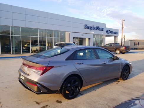 New 2026 Hyundai Elantra Sport image 7