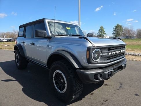 Used 2022 Ford Bronco Black Diamond w/ Sasquatch Package image 1
