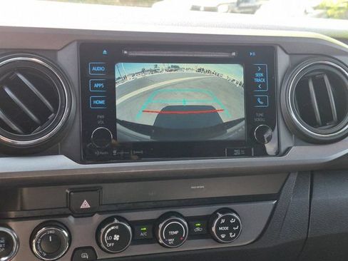 Used 2019 Toyota Tacoma TRD Off-Road AWD/4WD image 22