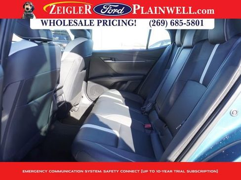 Used 2025 Toyota Camry SE image 7