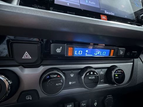 Certified 2018 Toyota Tacoma Limited AWD/4WD image 23