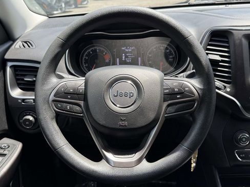Used 2019 Jeep Cherokee Latitude w/ Popular Appearance Group AWD/4WD image 17