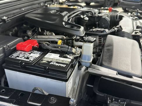 Used 2019 Jeep Wrangler Unlimited Sahara w/ LED Lighting Group AWD/4WD image 27