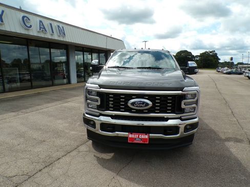 Used 2023 Ford F250 Lariat image 7