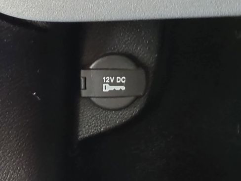 Used 2016 Jeep Cherokee Trailhawk AWD/4WD image 36