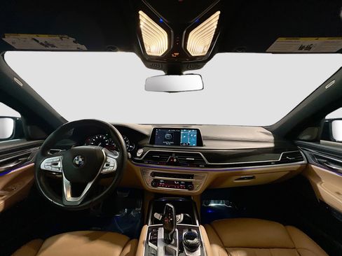 Used 2019 BMW 750i 750i w/ Executive Package image 18