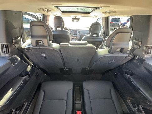 Used 2017 Volvo XC90 T6 Momentum w/ Vision Package image 33