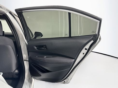 Used 2025 Toyota Corolla LE image 28