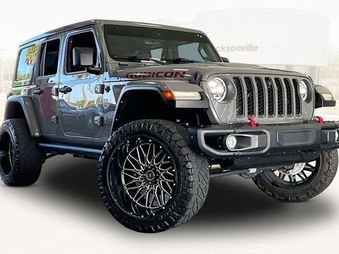 Used 2022 Jeep Wrangler Unlimited Rubicon w/ LED Lighting Group AWD/4WD image 3