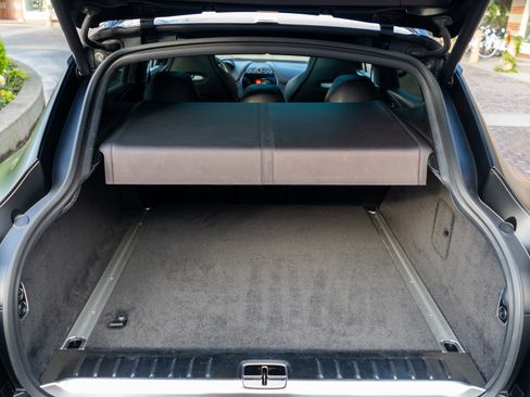 Used 2022 Aston Martin DBX image 40