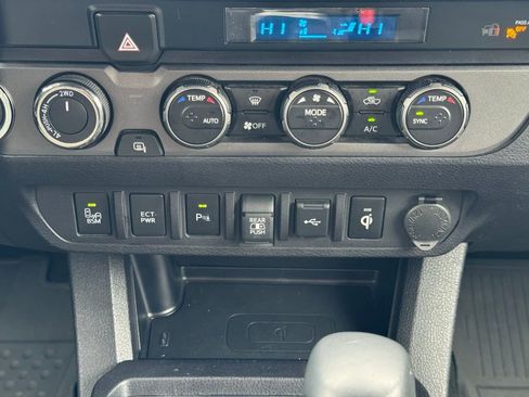 Used 2023 Toyota Tacoma TRD Sport w/ Advanced Technology Package image 19