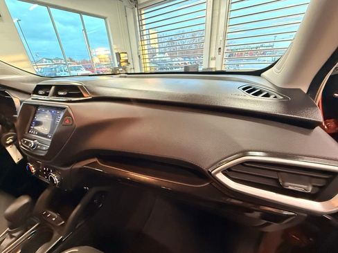 Used 2021 Chevrolet TrailBlazer LS image 16