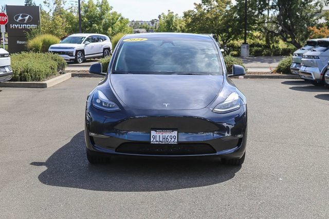 Used 2024 Tesla Model Y Long Range AWD/4WD image 7