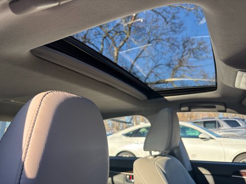 Used 2018 Lexus ES 350 w/ Premier Package FWD image 17