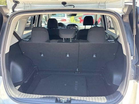 Used 2025 Kia Soul LX w/ LX Technology Package FWD image 12