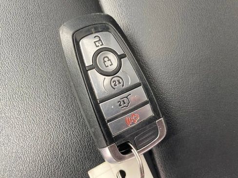 Used 2023 Ford Explorer XLT image 26