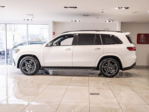 Used 2025 Mercedes-Benz GLS 450 4MATIC image 6