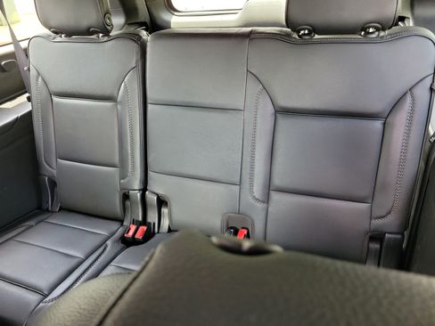 Used 2021 GMC Yukon XL Denali RWD image 8