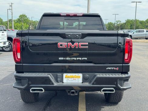 Used 2023 GMC Sierra 1500 AT4 w/ AT4 Premium Package AWD/4WD image 5