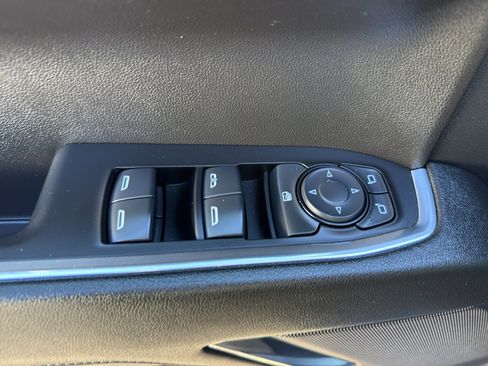 Used 2024 Chevrolet Silverado 1500 LT image 14