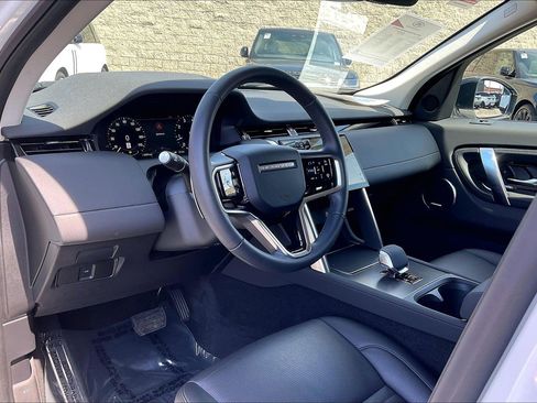 Used 2025 Land Rover Discovery Sport S image 17
