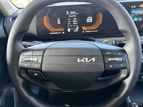 Certified 2025 Kia K4 LXS image 28