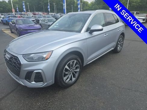 Used 2024 Audi Q5 2.0T Premium Plus w/ Premium Plus Package AWD/4WD image 3
