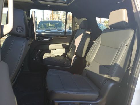 New 2026 Chevrolet Suburban Z71 w/ Z71 Off-Road Package image 13