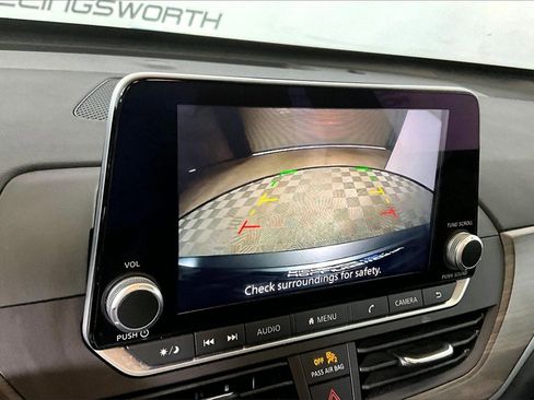 Used 2023 Nissan Altima 2.5 SV image 17