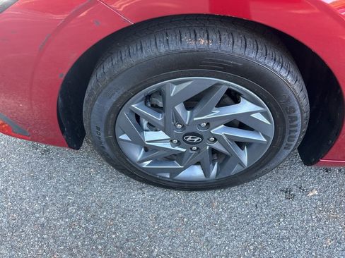 Used 2024 Hyundai Elantra SEL FWD image 11