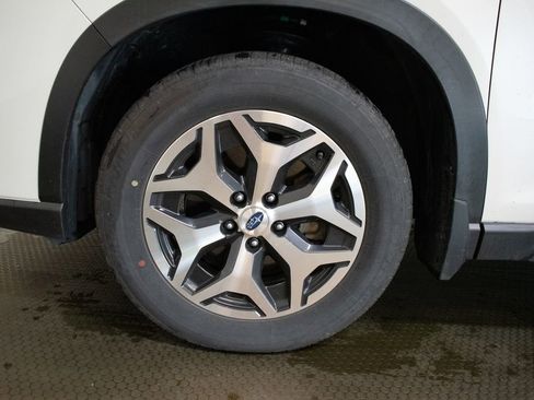 Used 2023 Subaru Forester Premium AWD/4WD image 9