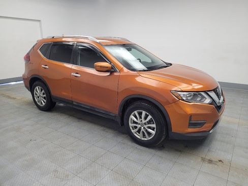 Used 2018 Nissan Rogue SV image 11